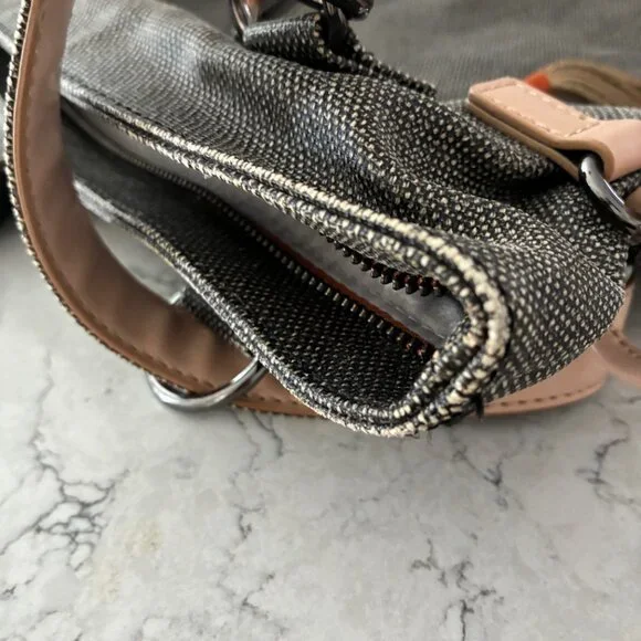 Sherpani Tempest AT Convertible Tote - Picture 6 of 7